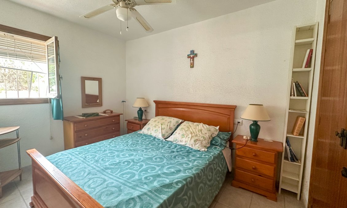 Használt Ingatlanok - Sorház -
Torrevieja - Costa Blanca