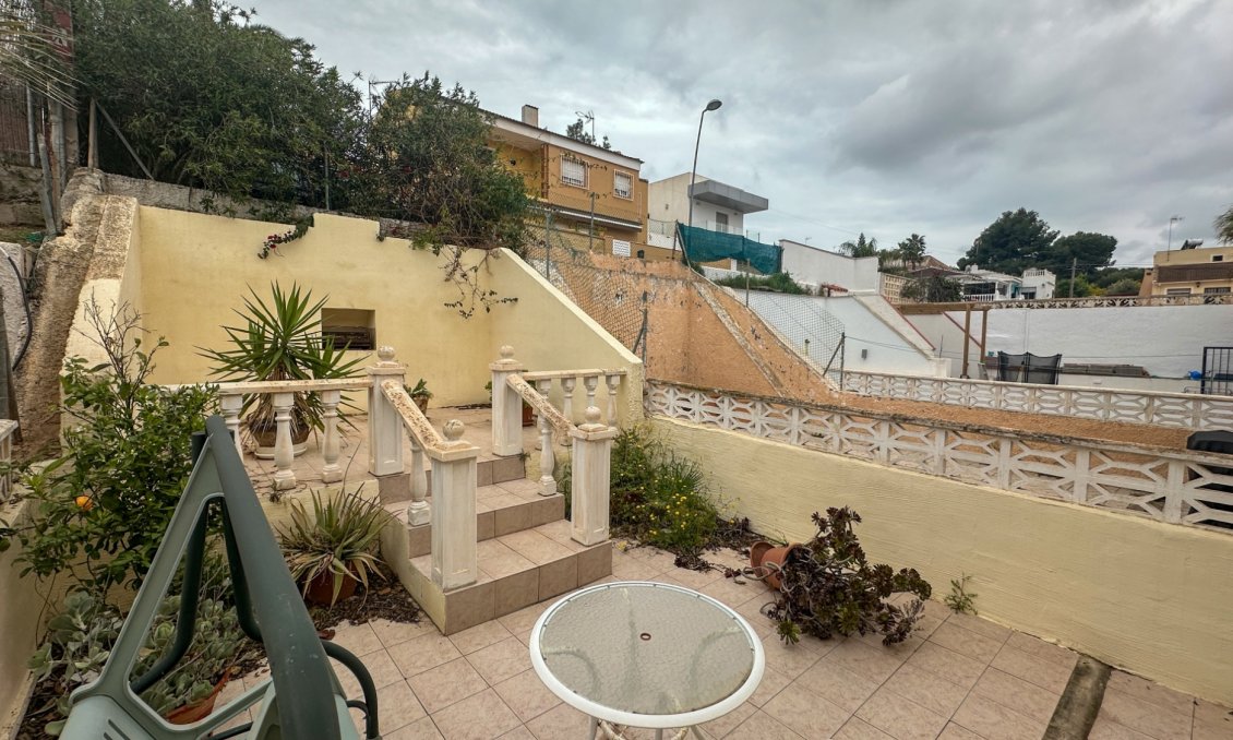 Használt Ingatlanok - Sorház -
Torrevieja - Costa Blanca