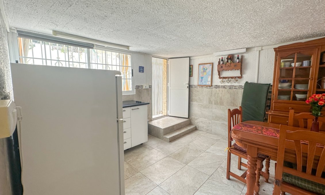 Használt Ingatlanok - Sorház -
Torrevieja - Costa Blanca