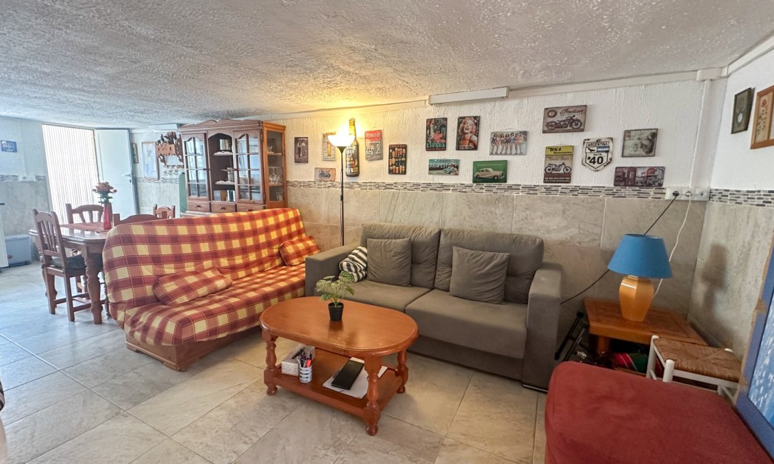 Használt Ingatlanok - Sorház -
Torrevieja - Costa Blanca