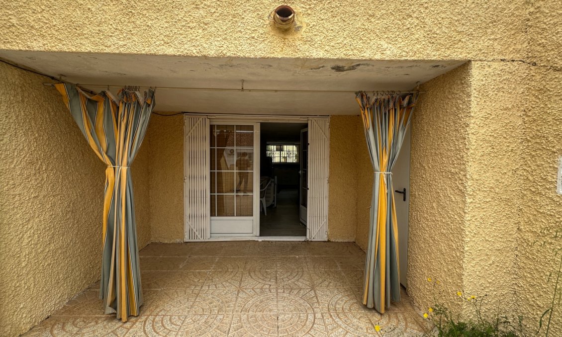 Használt Ingatlanok - Sorház -
Torrevieja - Costa Blanca