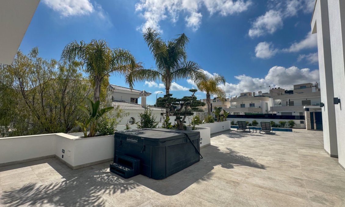 Használt Ingatlanok - Villa -
Orihuela Costa - Costa Blanca