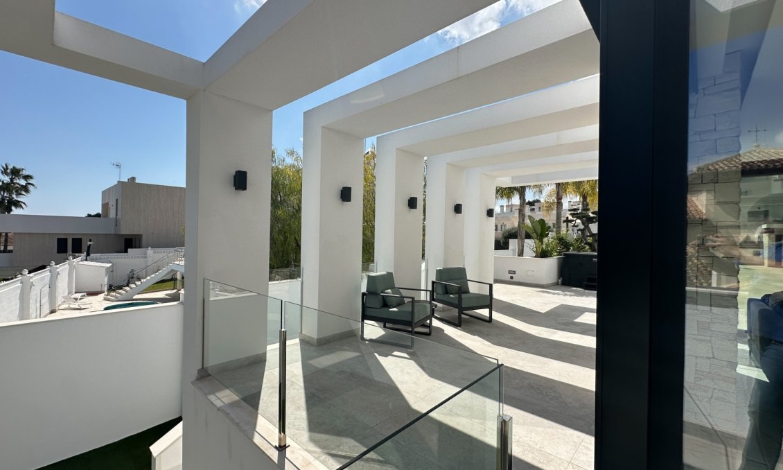 Használt Ingatlanok - Villa -
Orihuela Costa - Costa Blanca