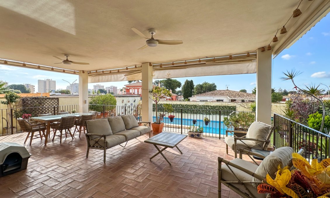 Revânzare - Vilă -
Dehesa de Campoamor - Costa Blanca