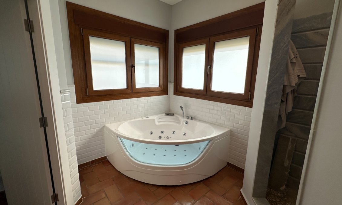 Revânzare - Vilă -
Dehesa de Campoamor - Costa Blanca