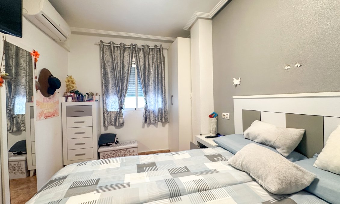 Használt Ingatlanok - Apartman -
Torrevieja - Costa Blanca