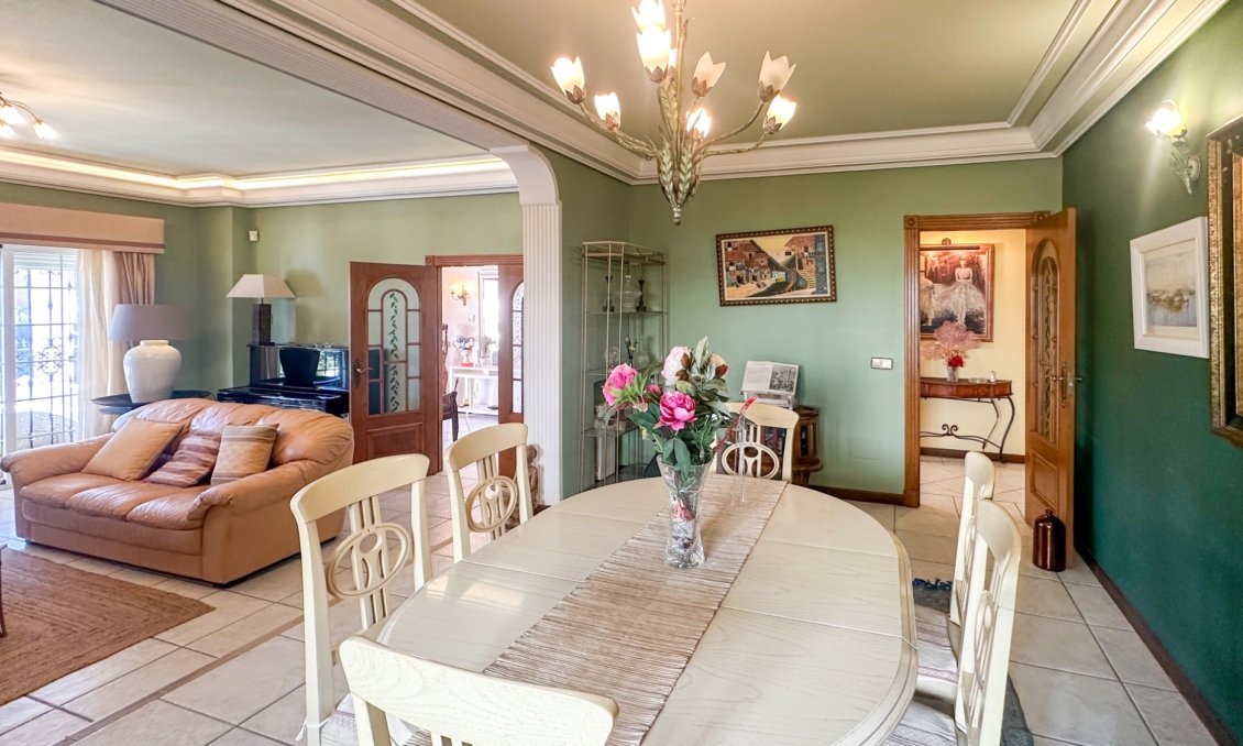 Használt Ingatlanok - Villa -
La Mata - Costa Blanca