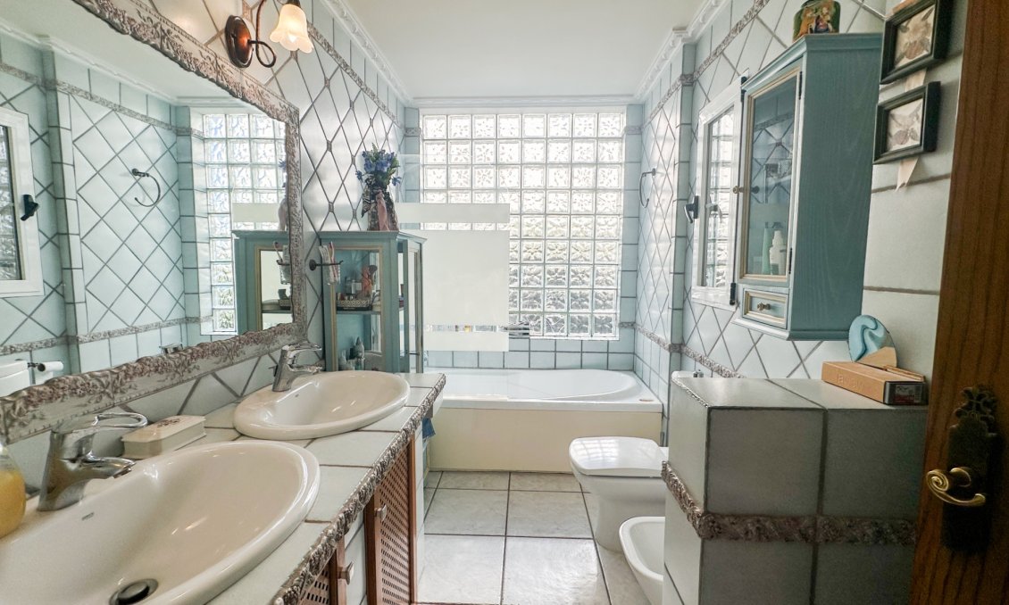 Használt Ingatlanok - Villa -
La Mata - Costa Blanca