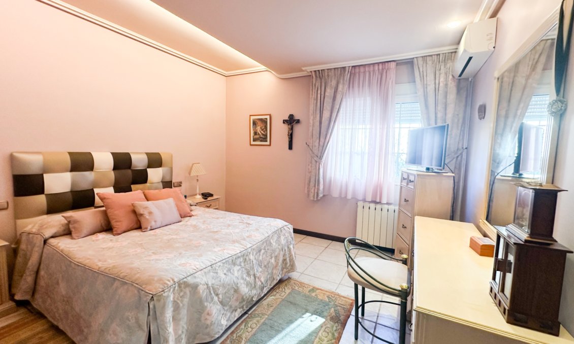 Használt Ingatlanok - Villa -
La Mata - Costa Blanca