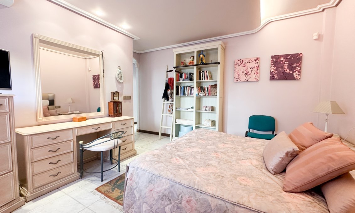 Használt Ingatlanok - Villa -
La Mata - Costa Blanca