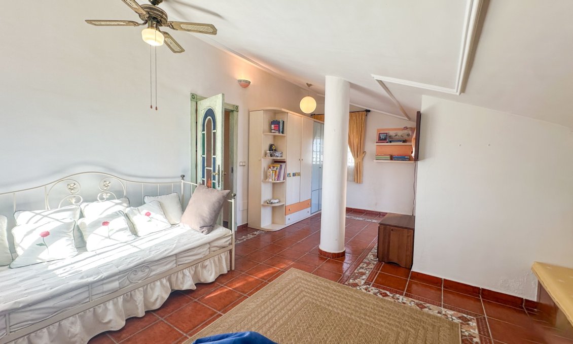 Használt Ingatlanok - Villa -
La Mata - Costa Blanca