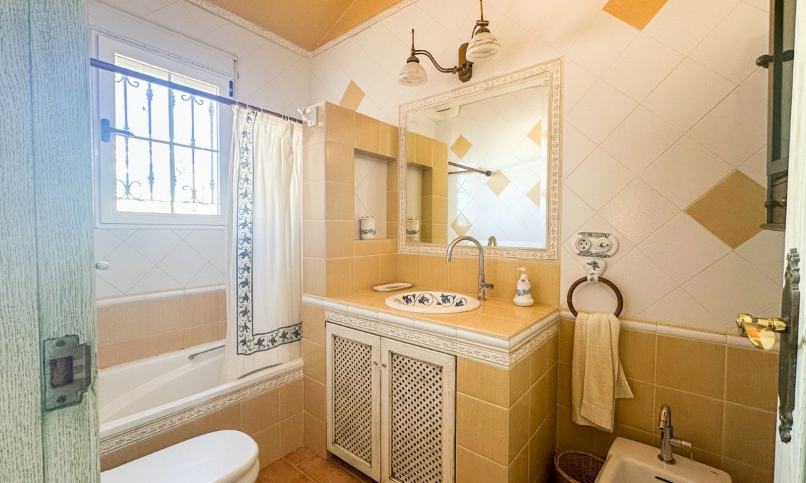 Használt Ingatlanok - Villa -
La Mata - Costa Blanca