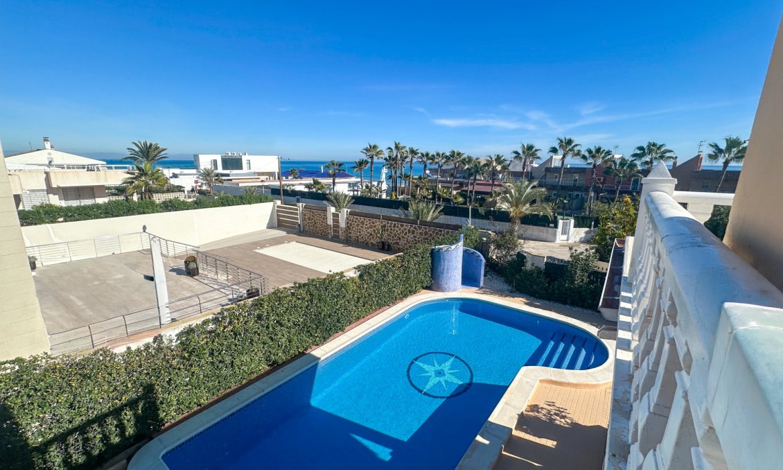 Használt Ingatlanok - Villa -
La Mata - Costa Blanca