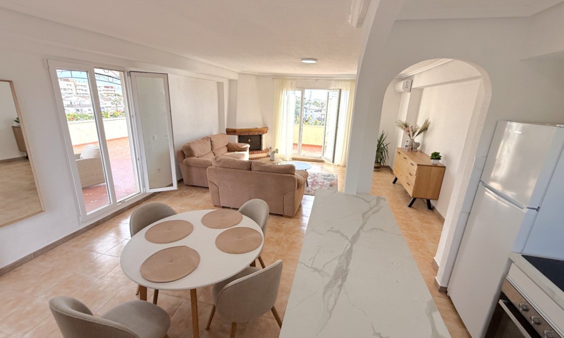 Használt Ingatlanok - Tetőtéri lakás -
Torrevieja - Costa Blanca