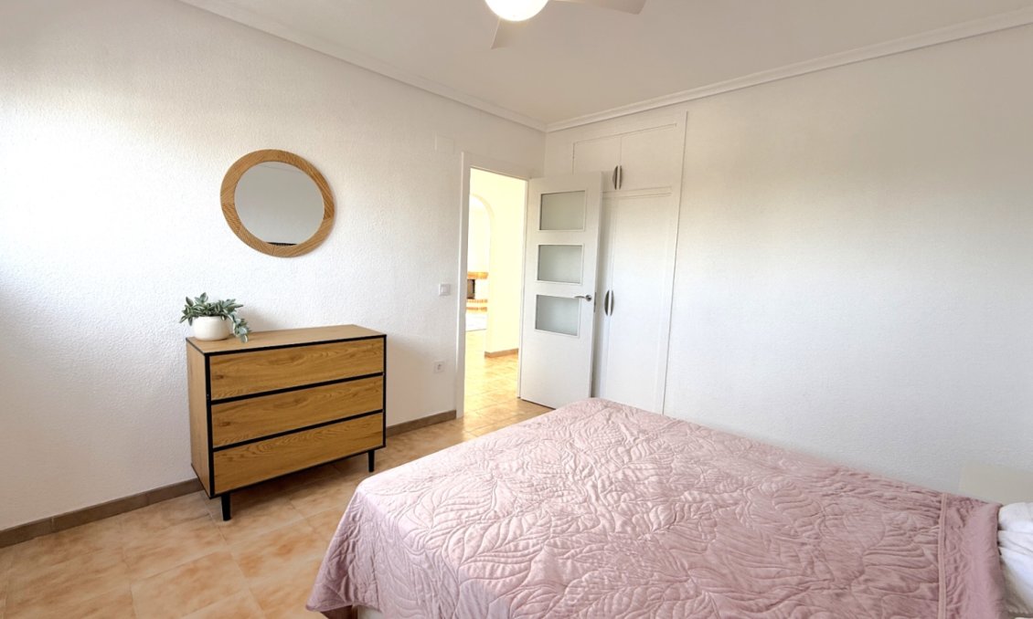 Használt Ingatlanok - Tetőtéri lakás -
Torrevieja - Costa Blanca