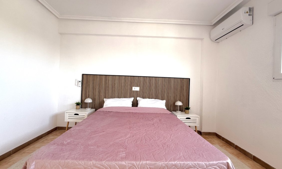 Használt Ingatlanok - Tetőtéri lakás -
Torrevieja - Costa Blanca