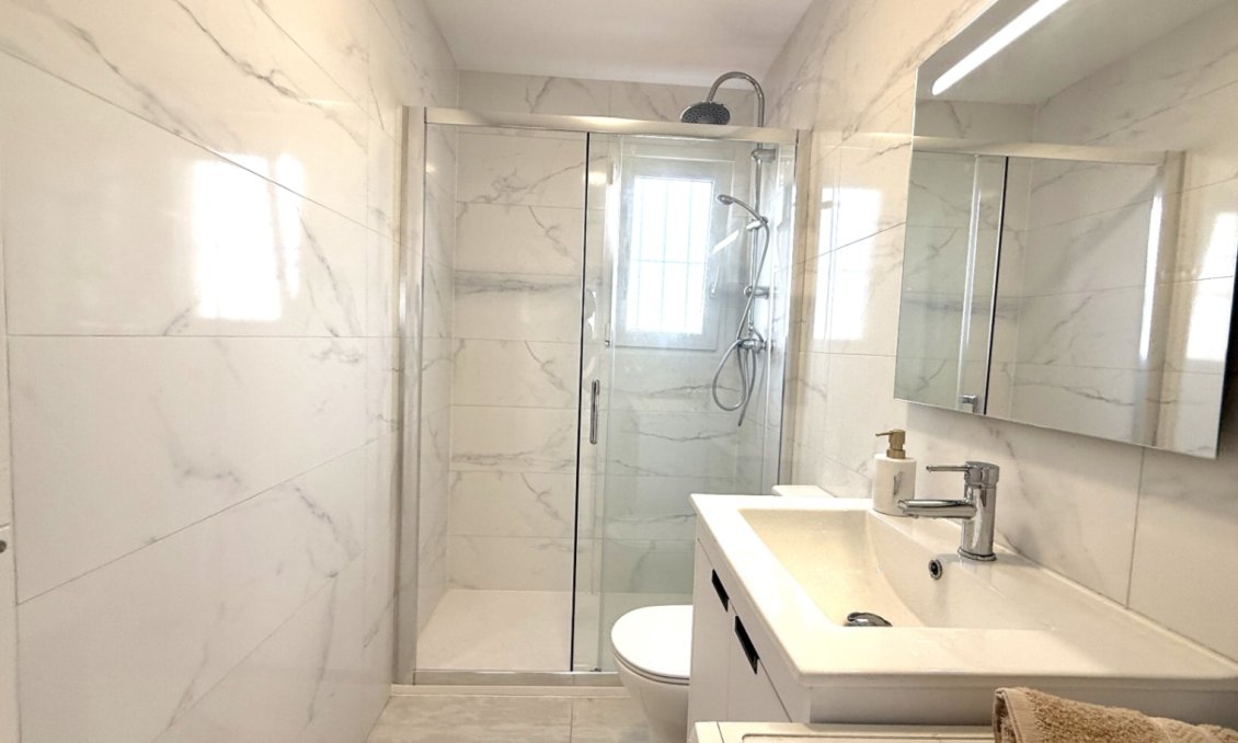 Használt Ingatlanok - Tetőtéri lakás -
Torrevieja - Costa Blanca