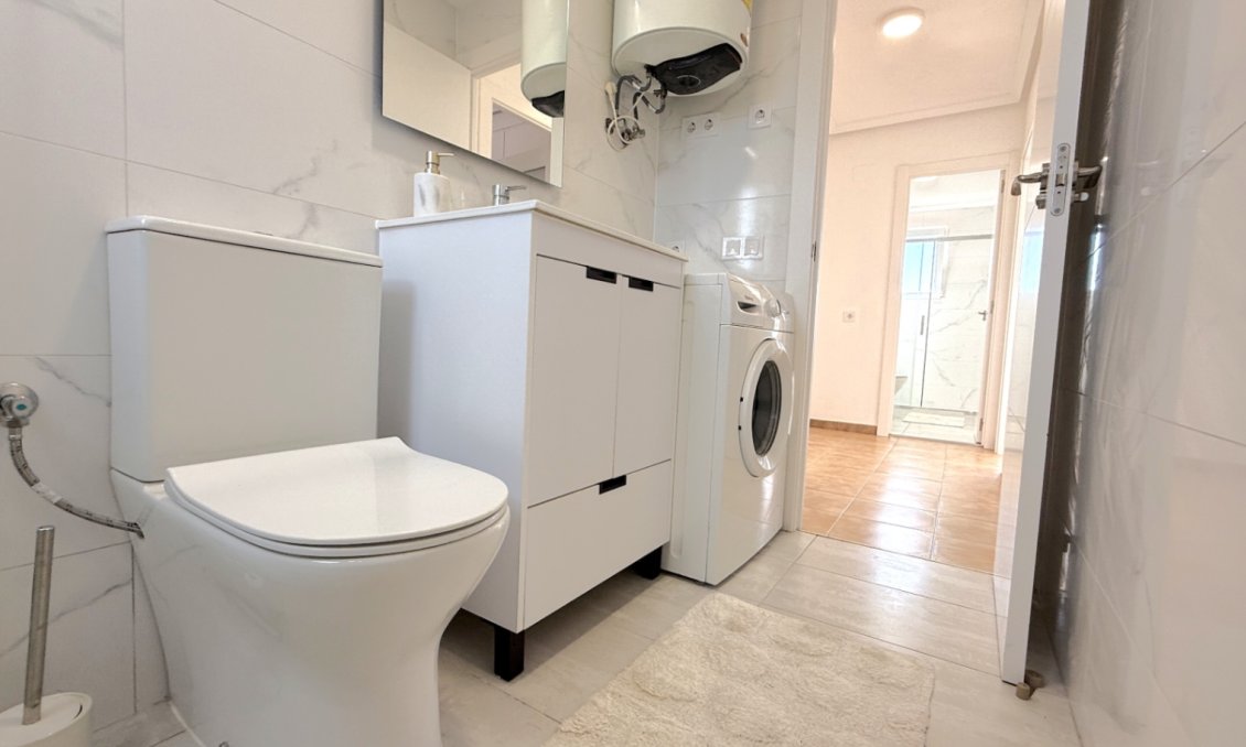 Használt Ingatlanok - Tetőtéri lakás -
Torrevieja - Costa Blanca