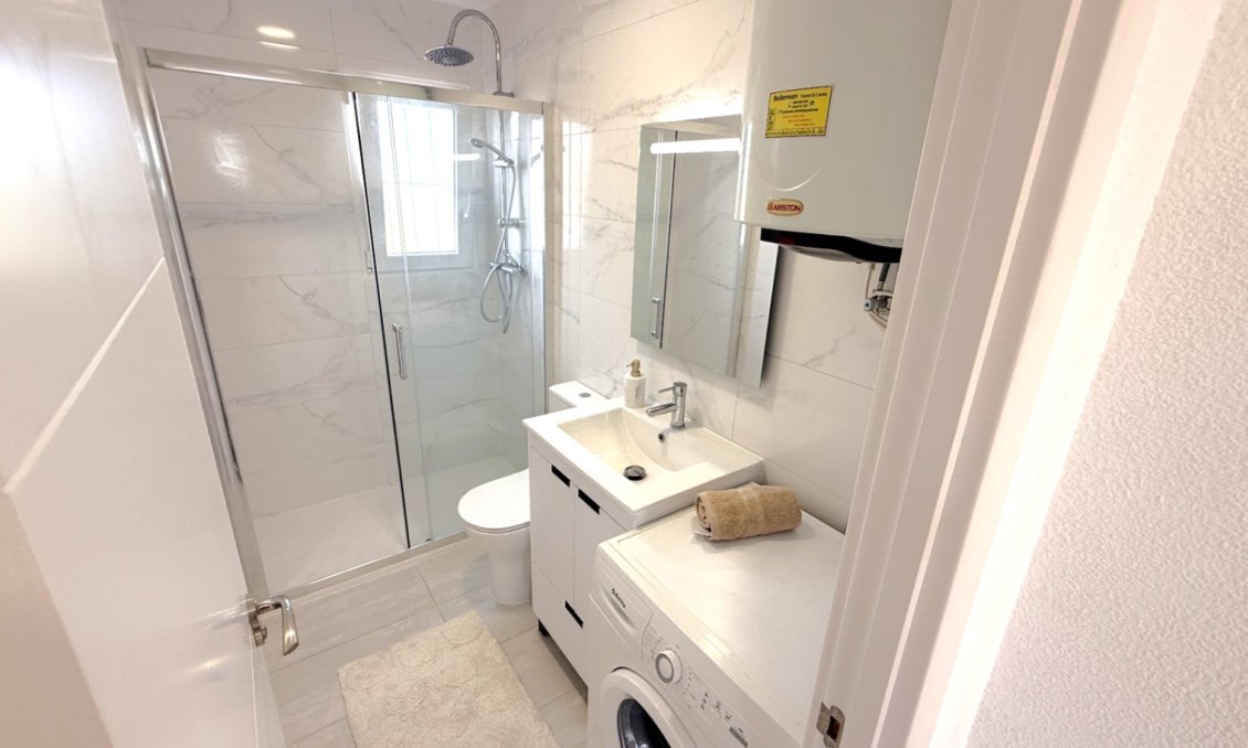 Használt Ingatlanok - Tetőtéri lakás -
Torrevieja - Costa Blanca