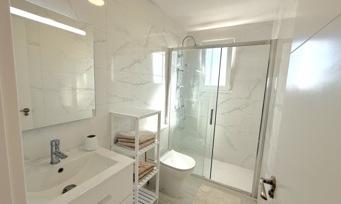 Használt Ingatlanok - Tetőtéri lakás -
Torrevieja - Costa Blanca