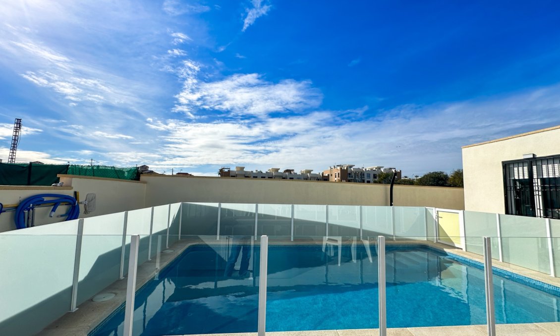 Használt Ingatlanok - Sorház -
Orihuela - Inland