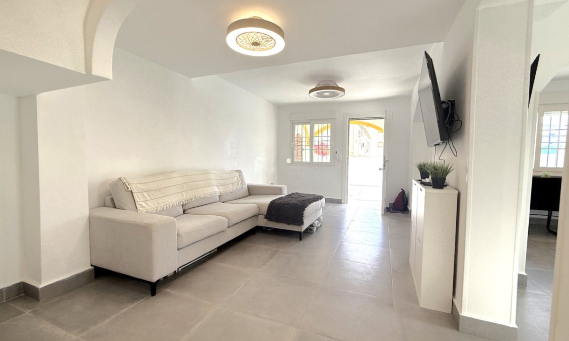 Használt Ingatlanok - Sorház -
Orihuela - Inland