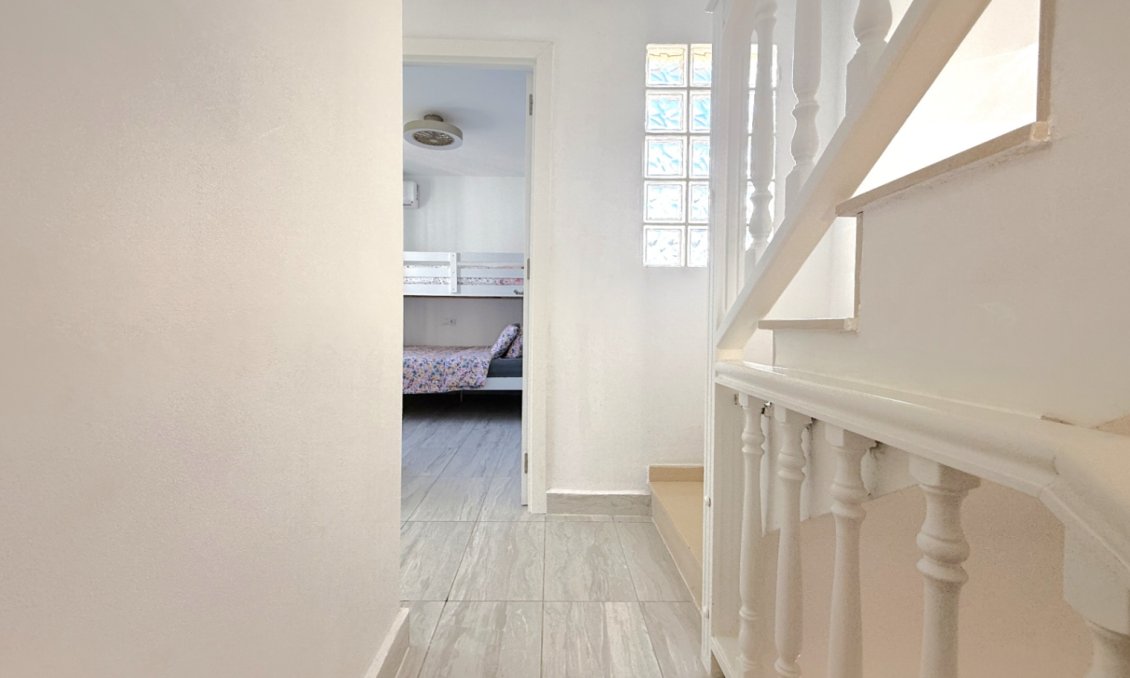 Használt Ingatlanok - Sorház -
Orihuela - Inland