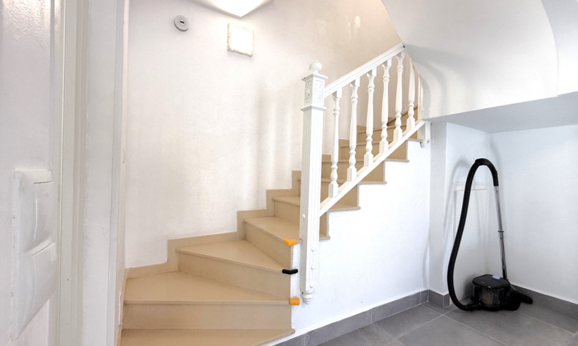 Használt Ingatlanok - Sorház -
Orihuela - Inland