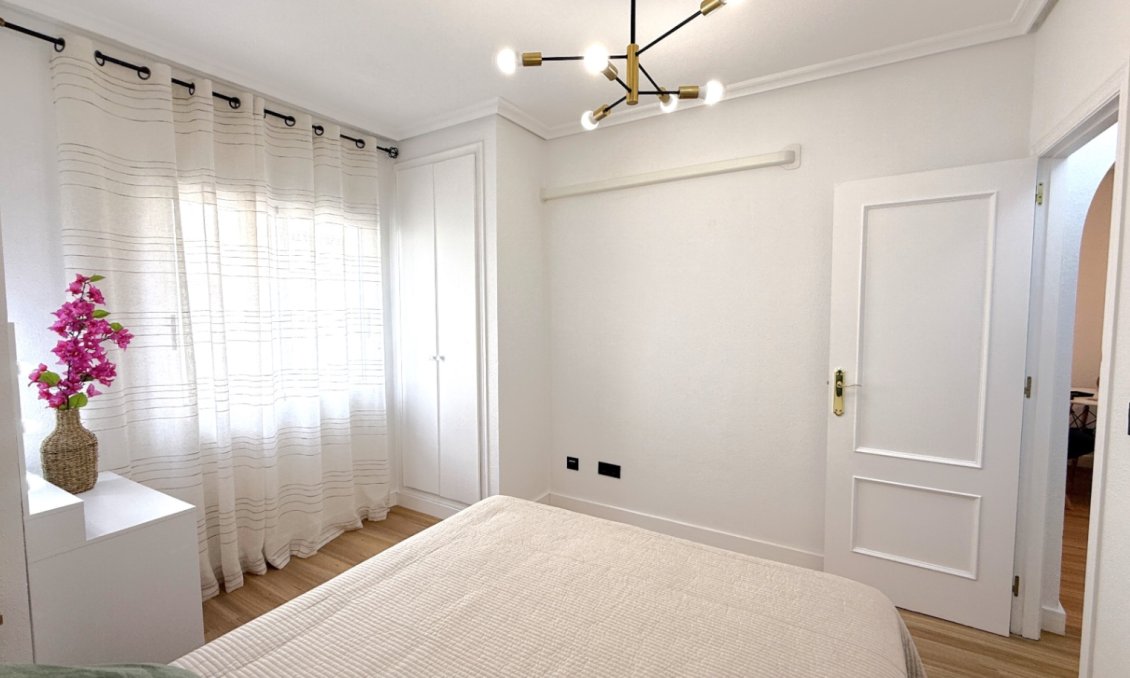 Használt Ingatlanok - Apartman -
Torrevieja - Costa Blanca