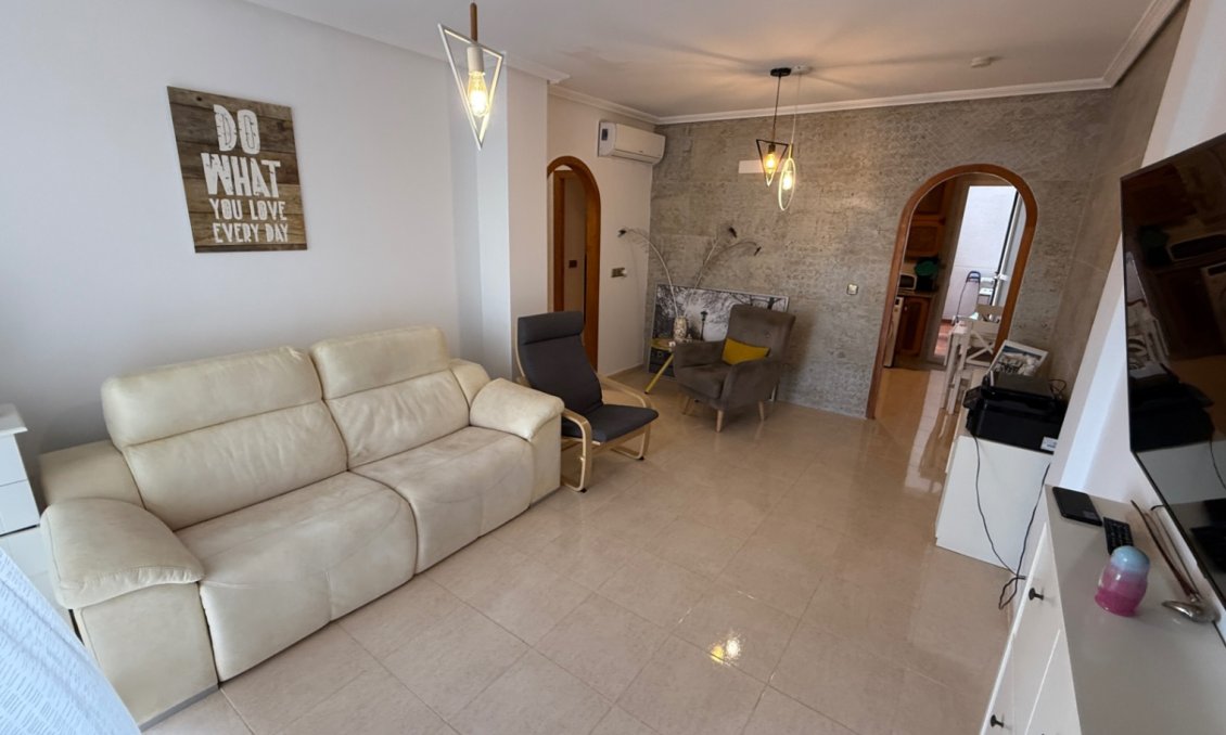 Használt Ingatlanok - Apartman -
Orihuela - Inland