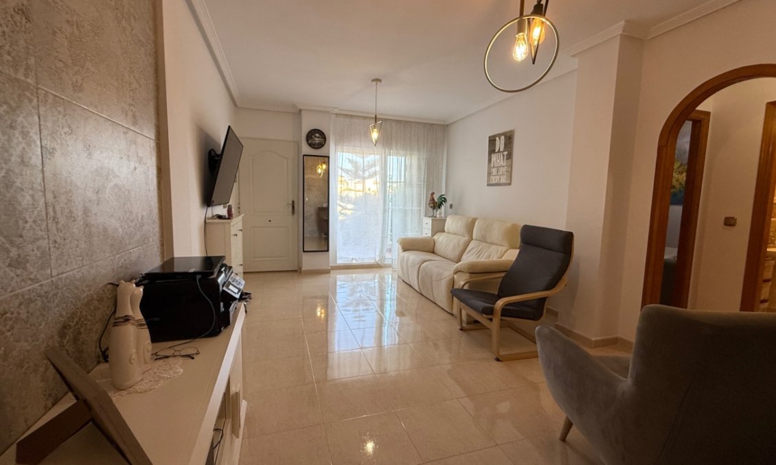Használt Ingatlanok - Apartman -
Orihuela - Inland