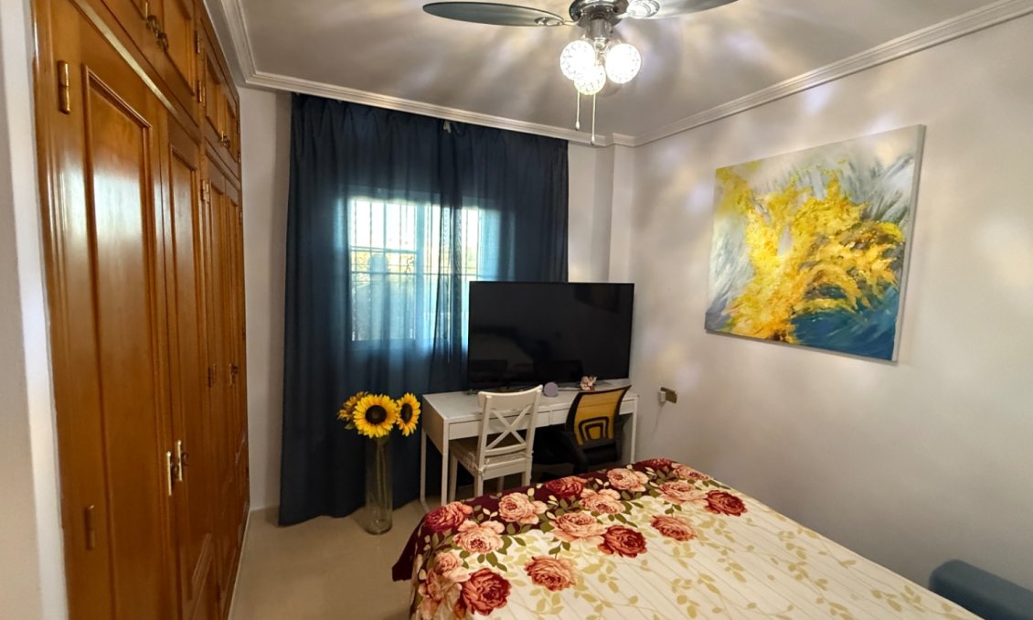 Használt Ingatlanok - Apartman -
Orihuela - Inland