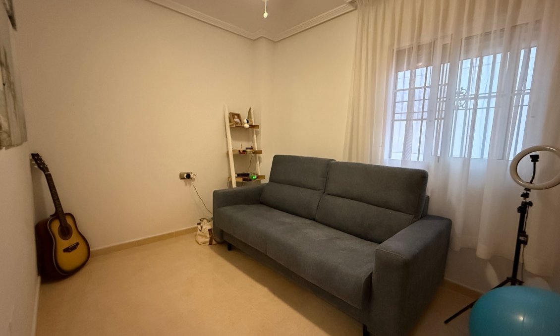 Használt Ingatlanok - Apartman -
Orihuela - Inland