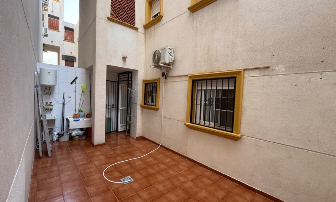 Használt Ingatlanok - Apartman -
Orihuela - Inland