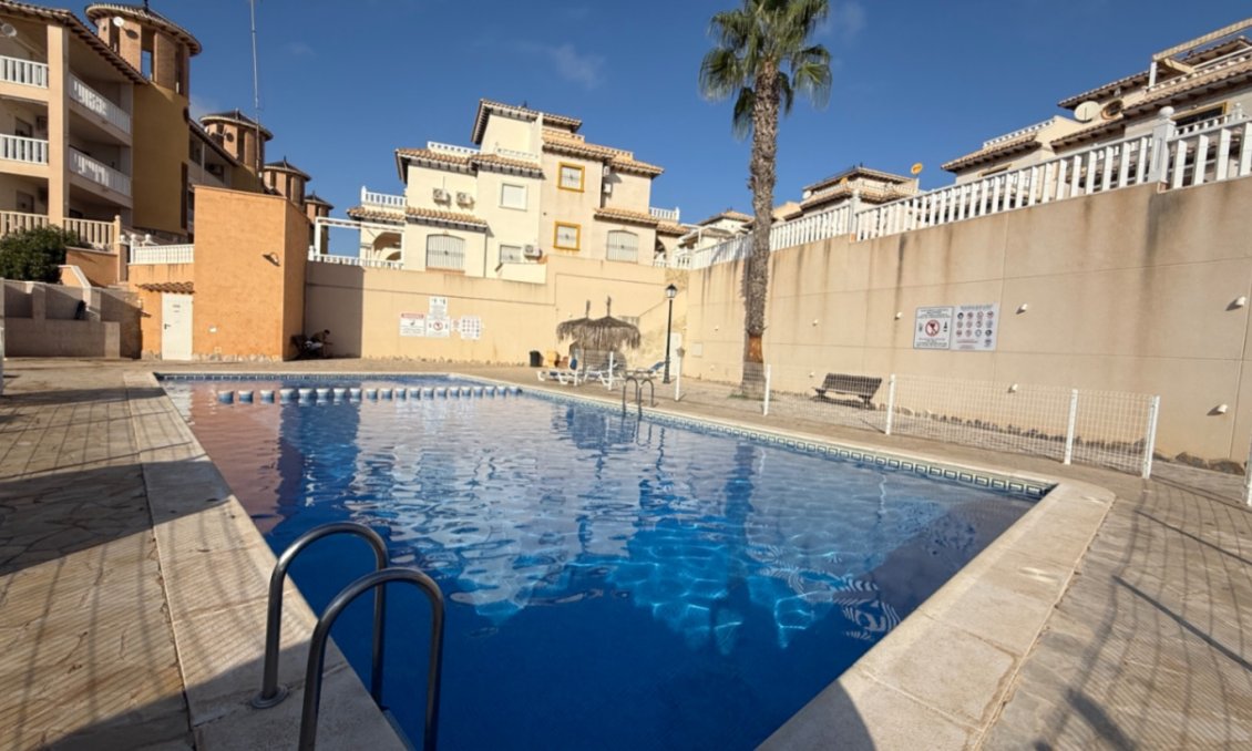 Használt Ingatlanok - Apartman -
Orihuela - Inland