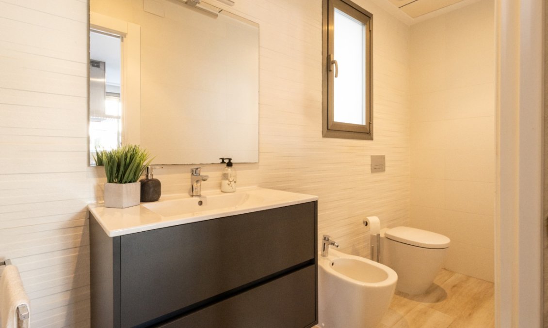 Használt Ingatlanok - Villa -
Orihuela - Inland