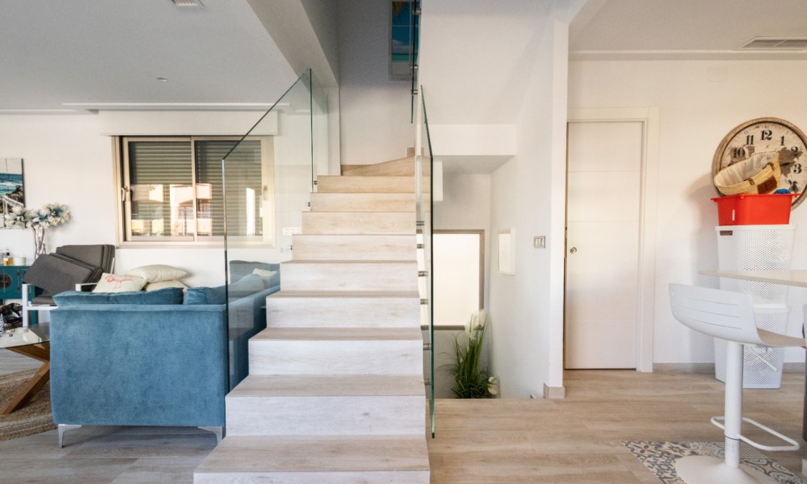 Használt Ingatlanok - Villa -
Orihuela - Inland