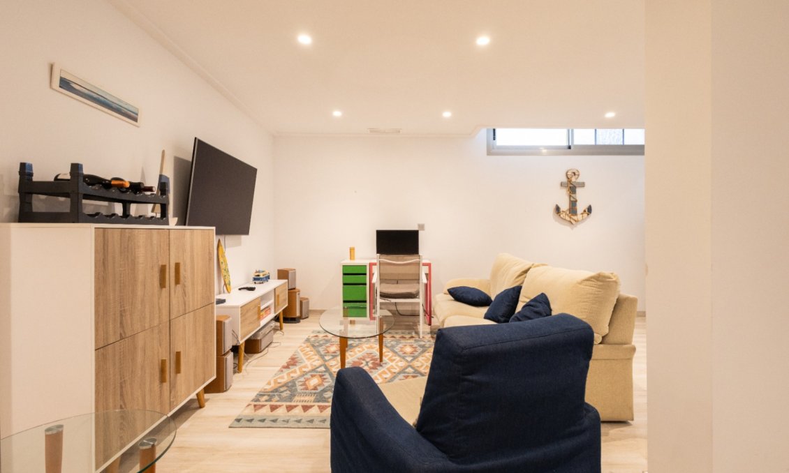 Használt Ingatlanok - Villa -
Orihuela - Inland