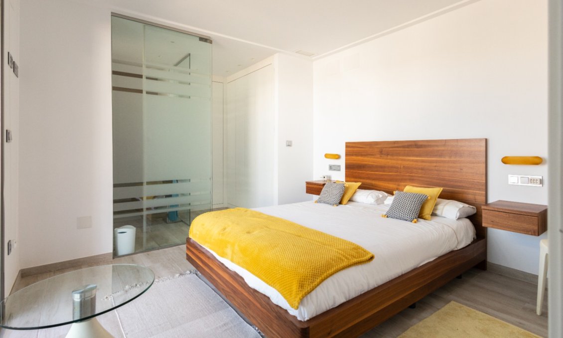 Használt Ingatlanok - Villa -
Orihuela - Inland