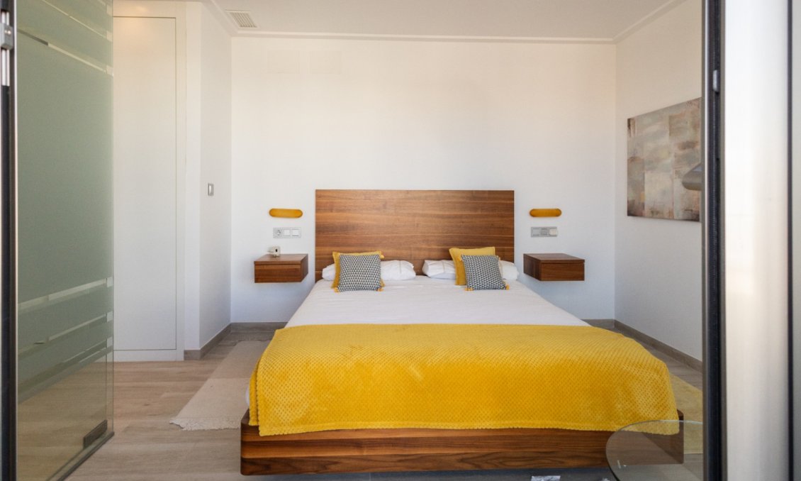 Használt Ingatlanok - Villa -
Orihuela - Inland