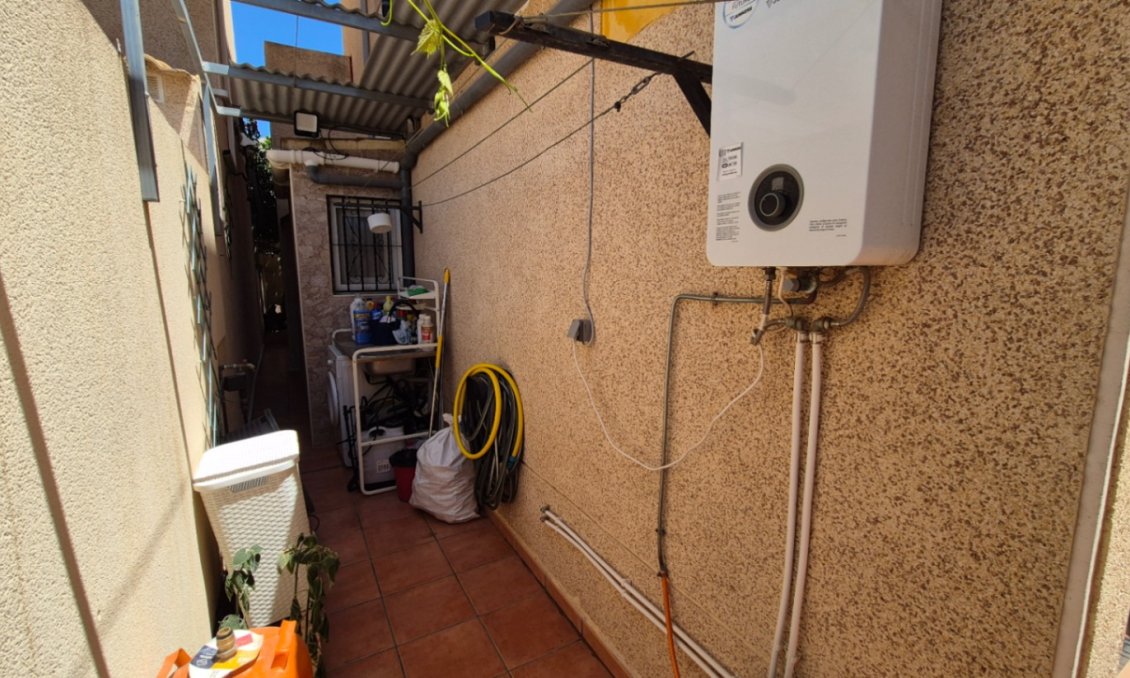 Használt Ingatlanok - Sorház -
Torrevieja - Costa Blanca