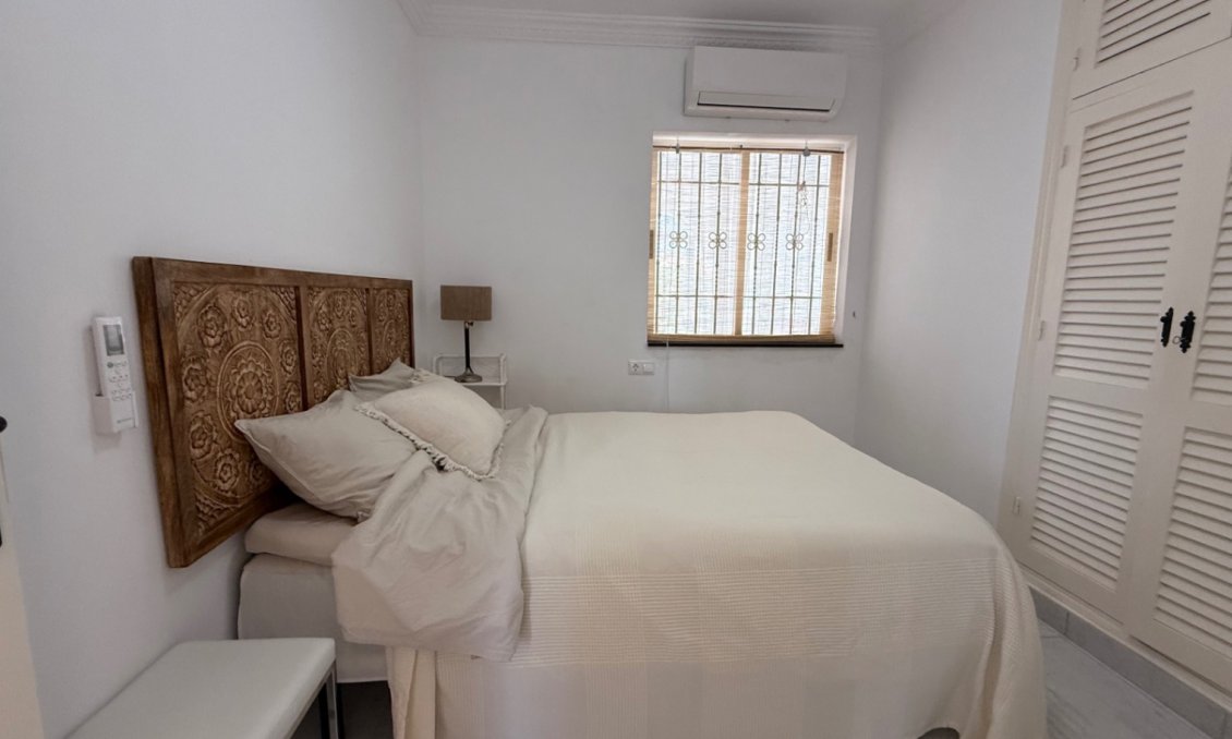 Használt Ingatlanok - Villa -
Torrevieja - Costa Blanca