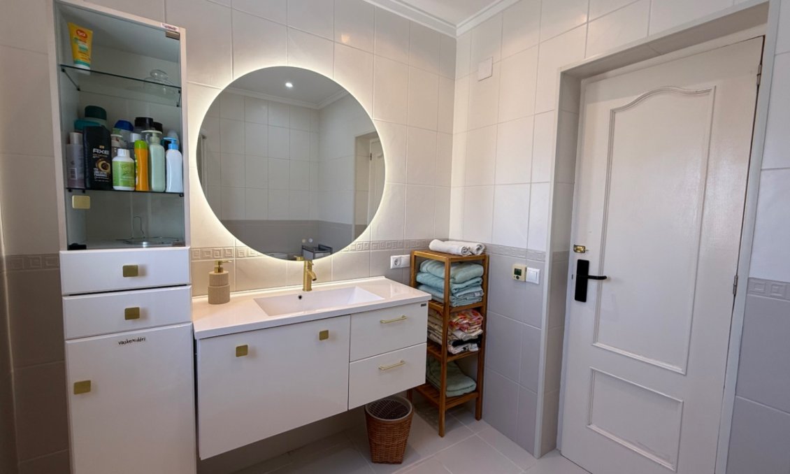 Használt Ingatlanok - Villa -
Torrevieja - Costa Blanca