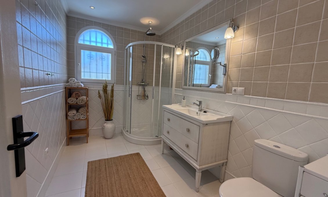 Használt Ingatlanok - Villa -
Torrevieja - Costa Blanca