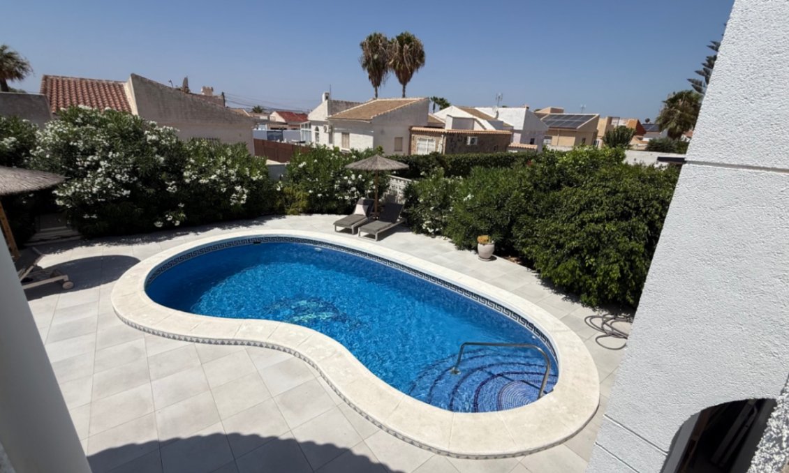 Használt Ingatlanok - Villa -
Torrevieja - Costa Blanca
