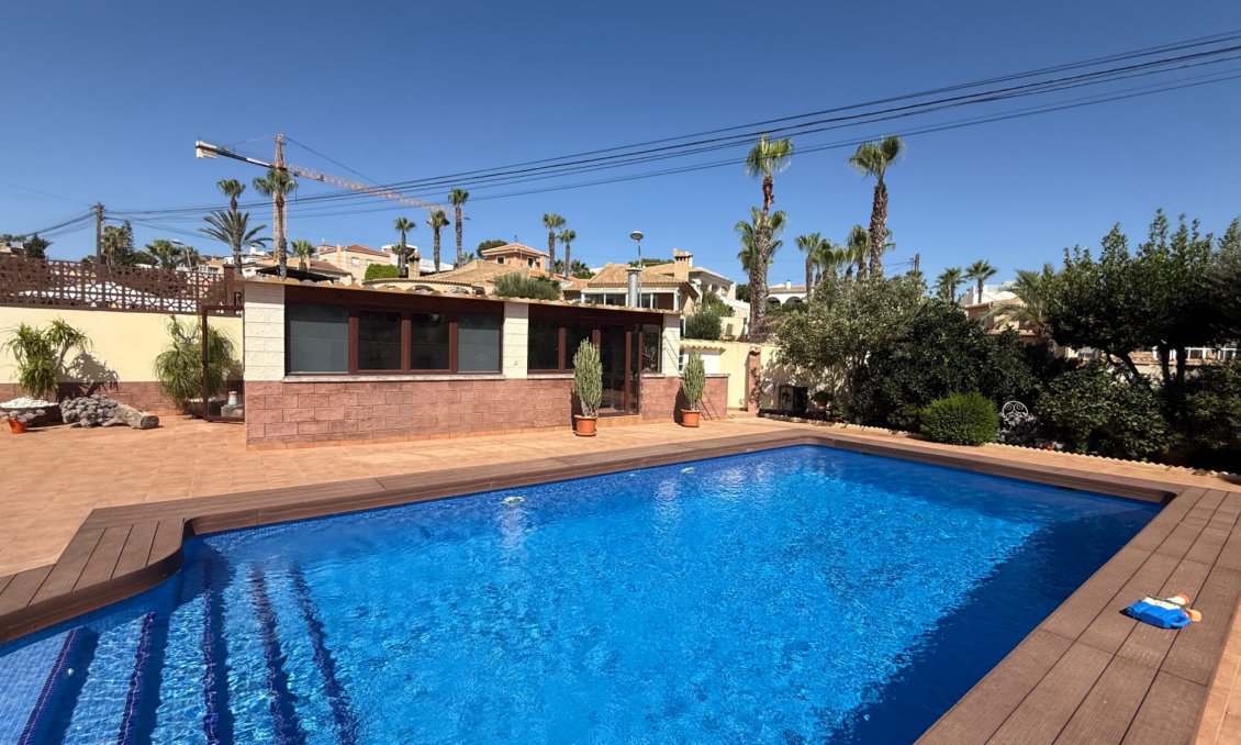 Használt Ingatlanok - Villa -
Torrevieja - Costa Blanca