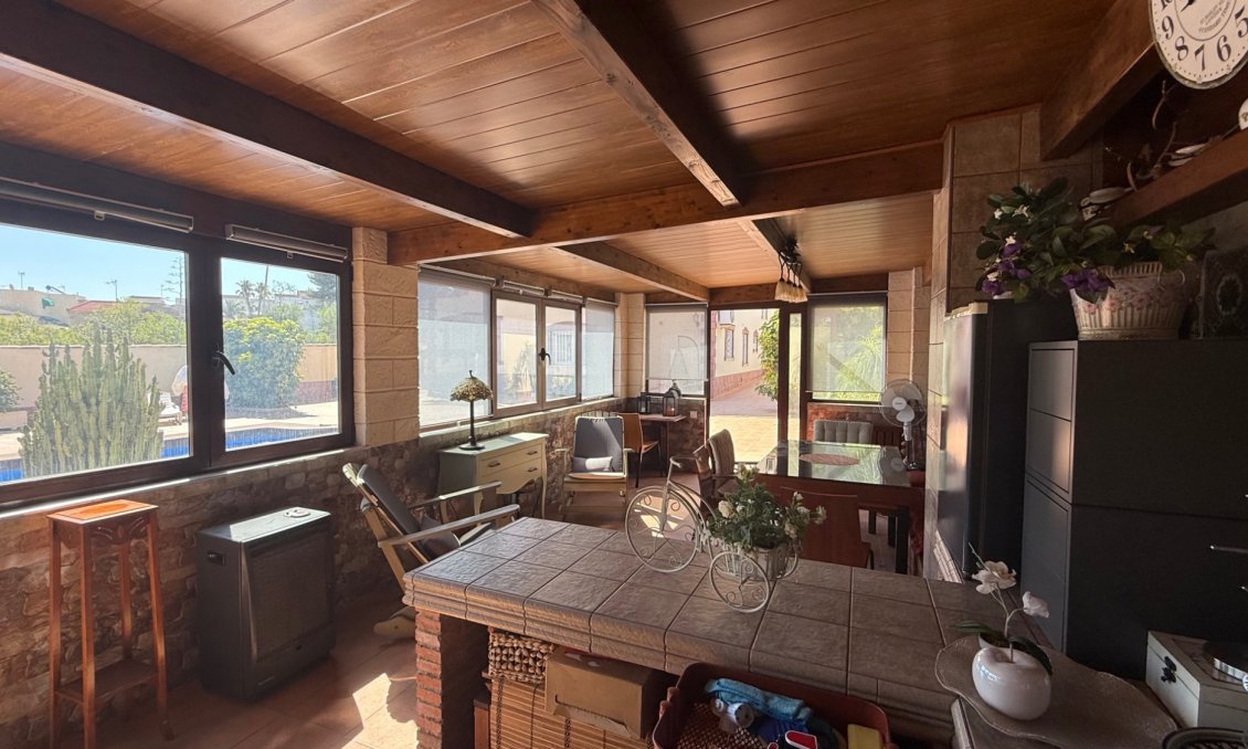 Használt Ingatlanok - Villa -
Torrevieja - Costa Blanca