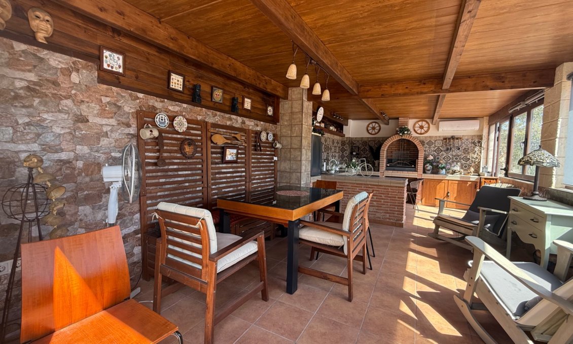 Használt Ingatlanok - Villa -
Torrevieja - Costa Blanca