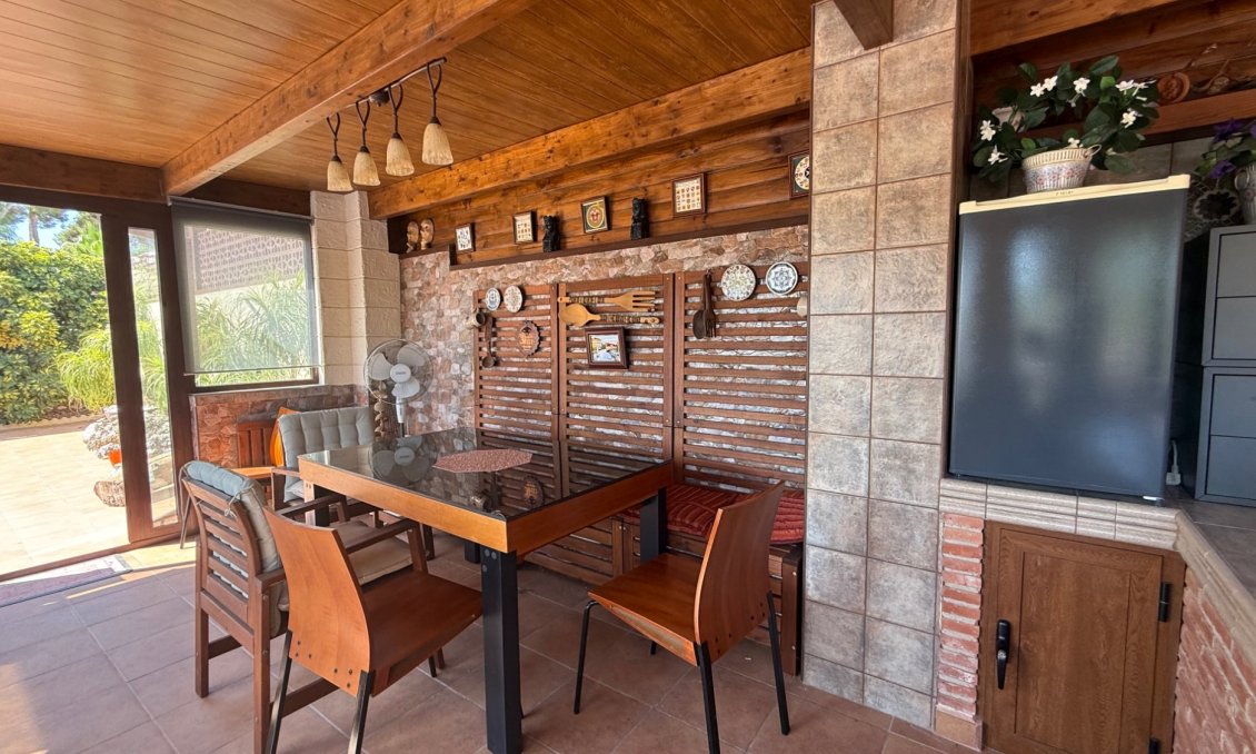 Használt Ingatlanok - Villa -
Torrevieja - Costa Blanca