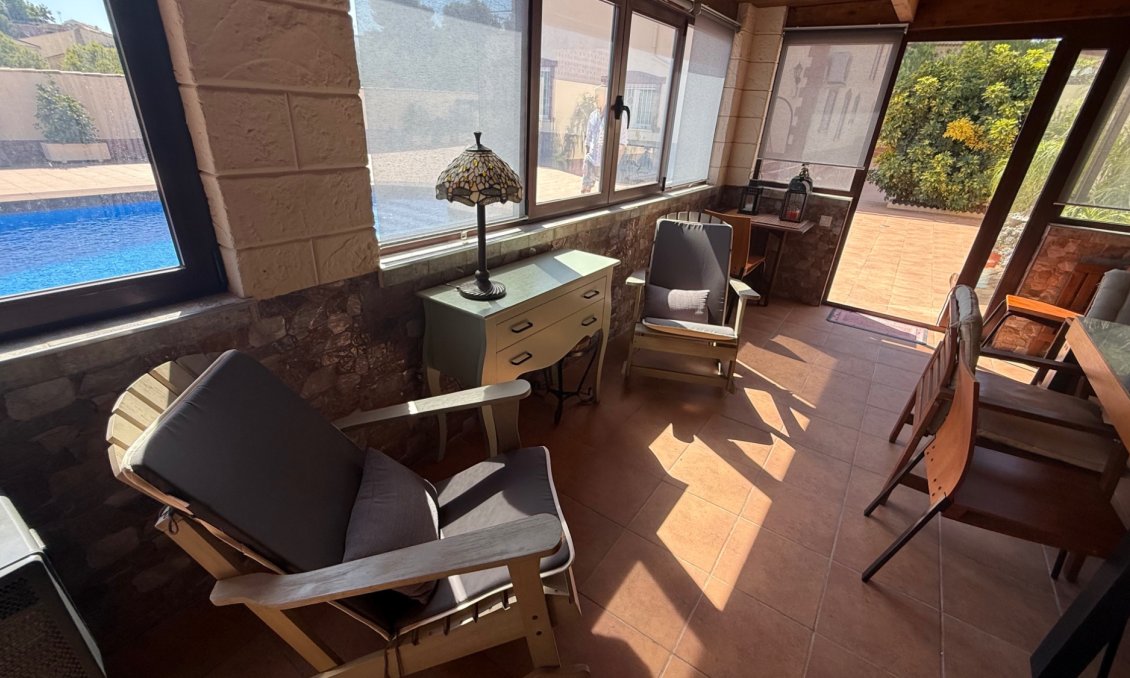 Használt Ingatlanok - Villa -
Torrevieja - Costa Blanca